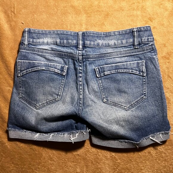 dELiA's Bailey Women 5/6‎ Cuffed Stretch Distressed Blue Denim Shorts (N) - Picture 7 of 7